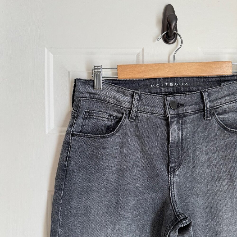 NWOT | Mott and Bow | Allen Boyfriend Jeans | 28 | Grey